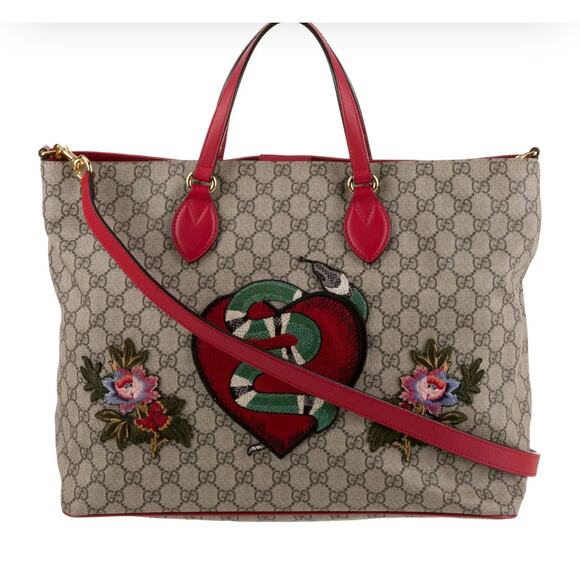 Gucci Soft GG Supreme Monogram Kingsnake Heart Embroidered Medium Crossbody EUC - Picture 1 of 12